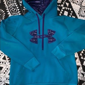 Women’s Under Armour Swearshirt